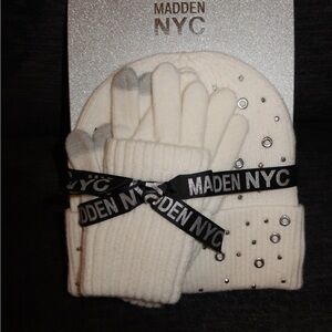 Steve Madden Cream and Gray Gloves & Beanie Set